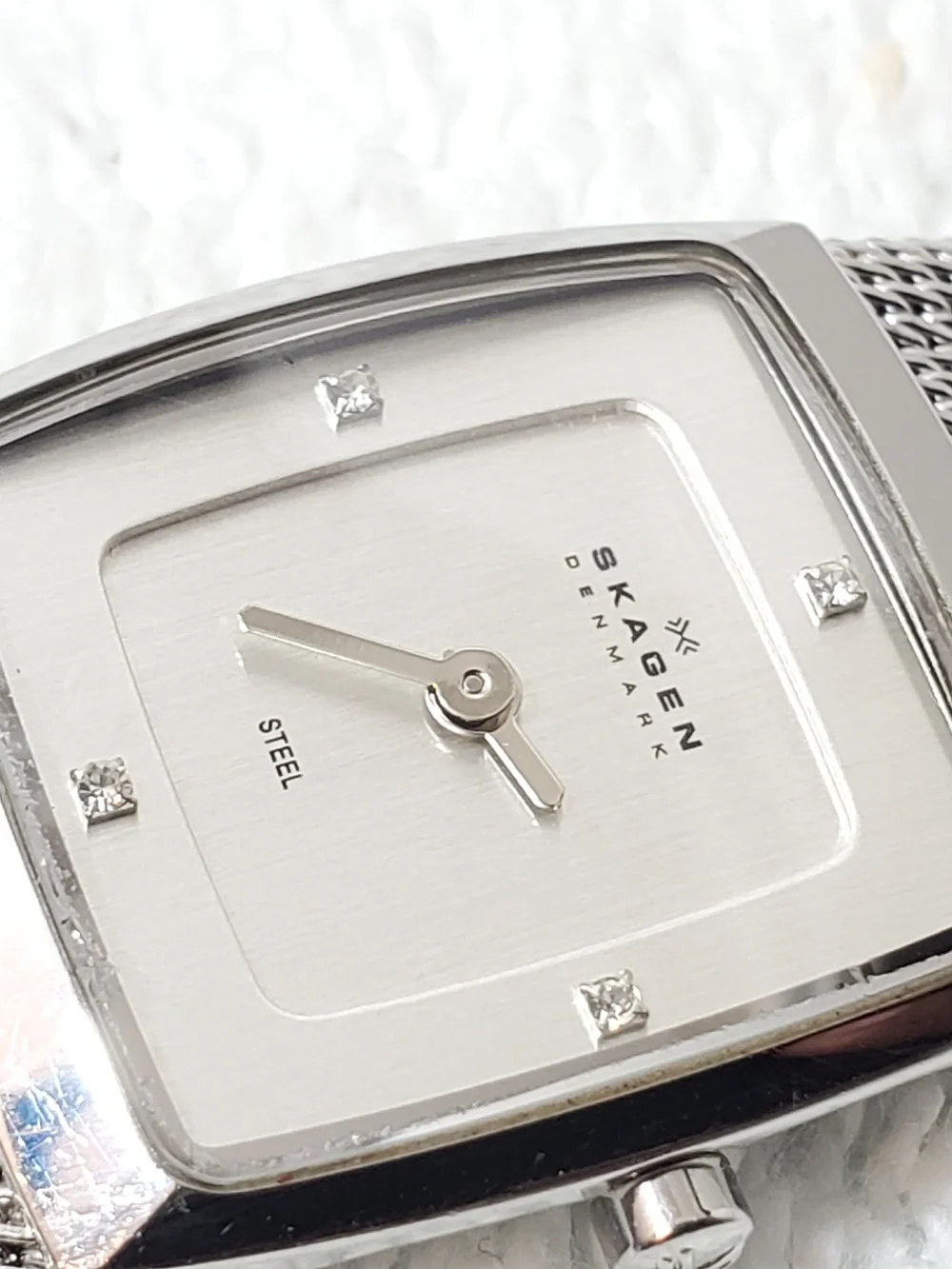 Skagen Denmark Mesh Band Stainless Steel Women's Watch Silver 4 Diamonds Dial
